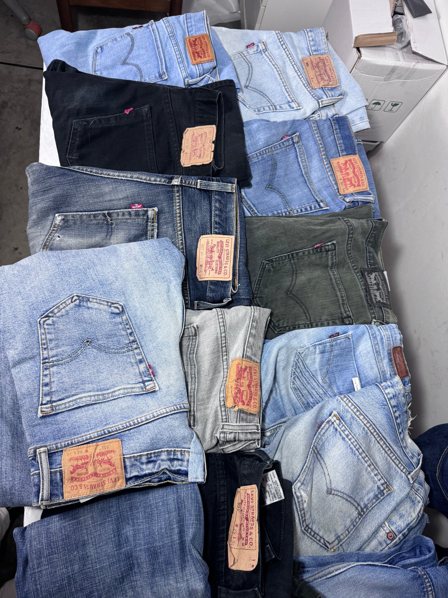 BOX 10 JEANS LEVI’S MIX